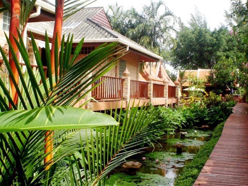 Sea Pines & Liberg Hotel Nai Yang Beach Exterior foto