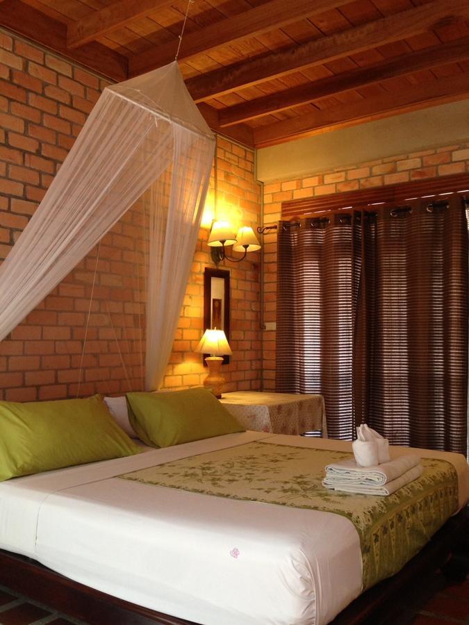 Sea Pines & Liberg Hotel Nai Yang Beach Exterior foto