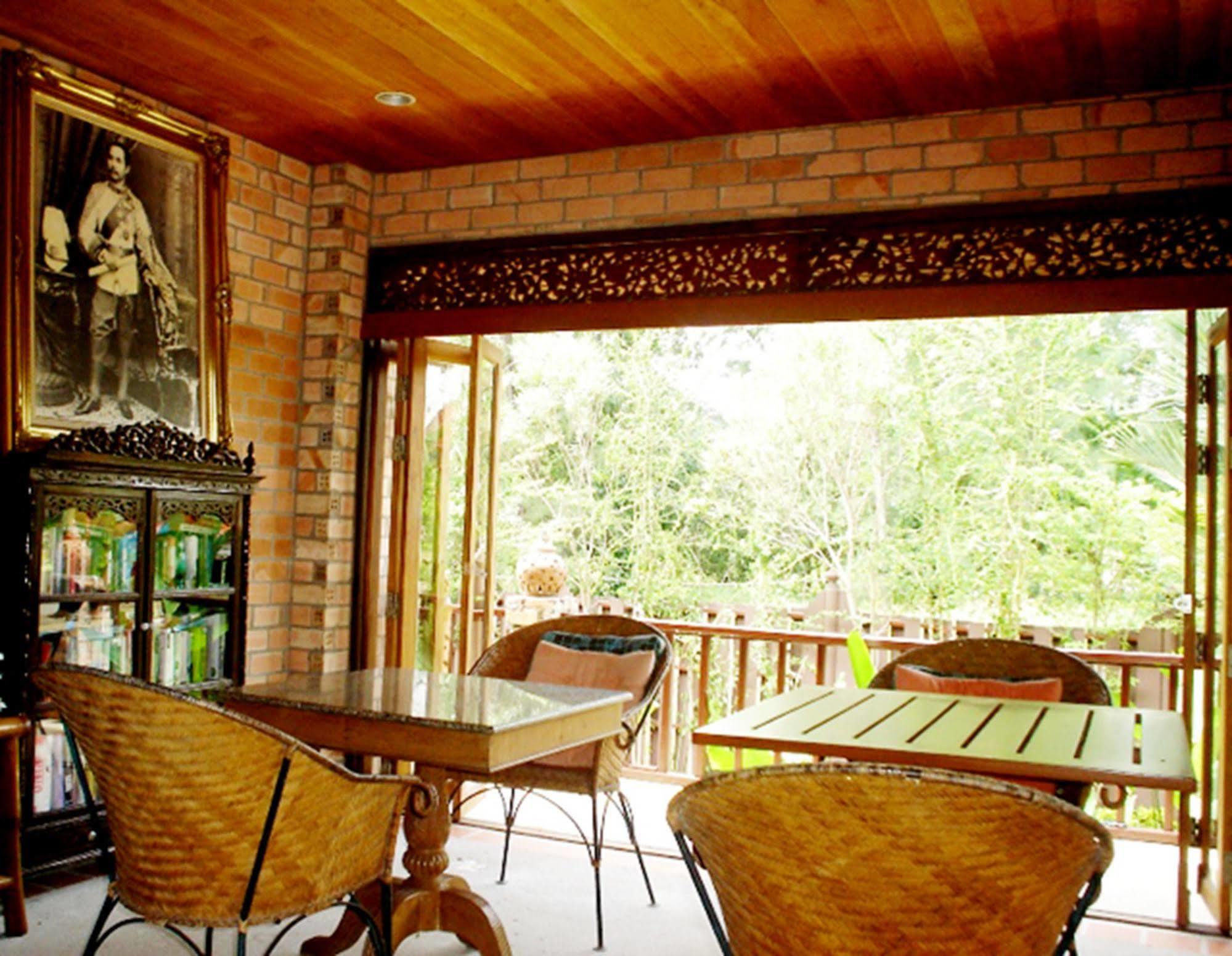 Sea Pines & Liberg Hotel Nai Yang Beach Exterior foto